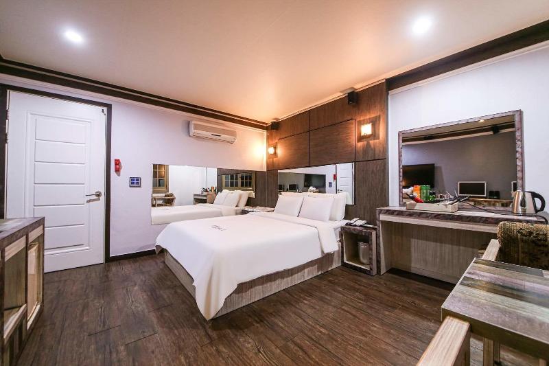 Amore Motel image
