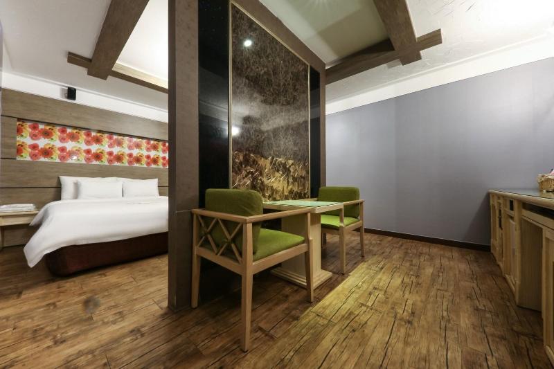 Amore Motel image