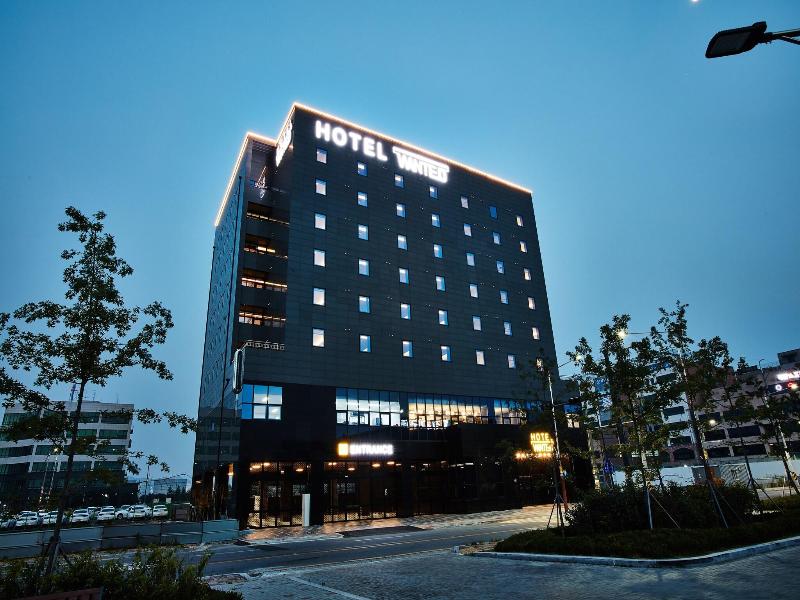Hotel Wanted image