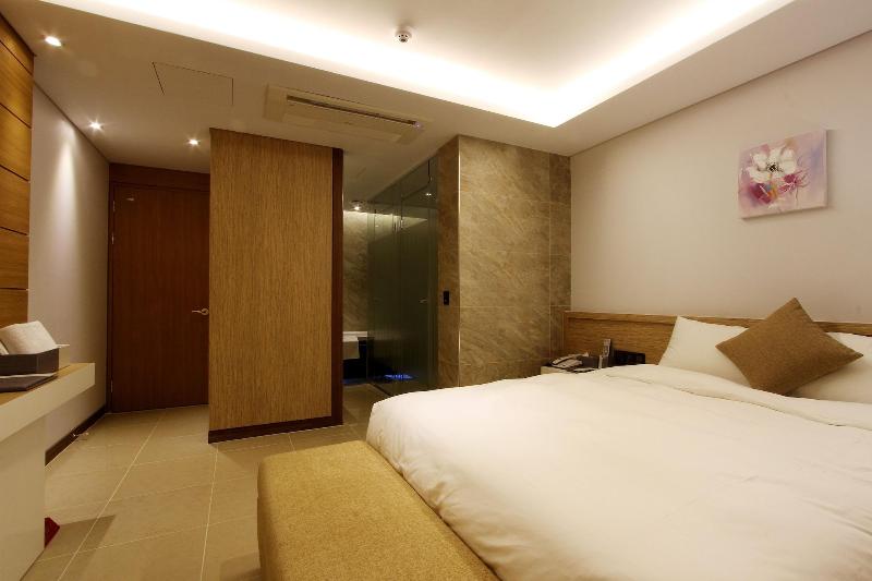 Royal Prime Hotel image