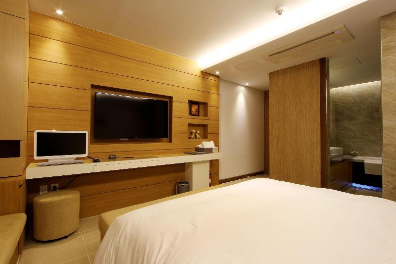 Royal Prime Hotel image