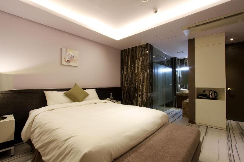 Royal Prime Hotel image