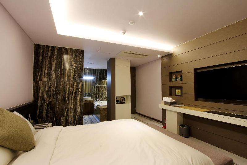 Royal Prime Hotel image