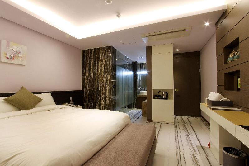 Royal Prime Hotel image