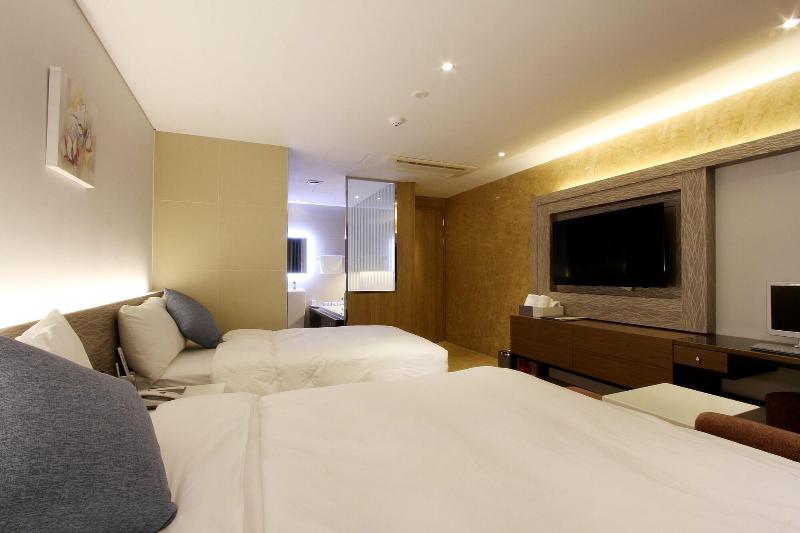 Royal Prime Hotel image