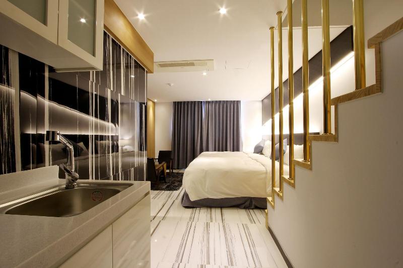 Royal Prime Hotel image
