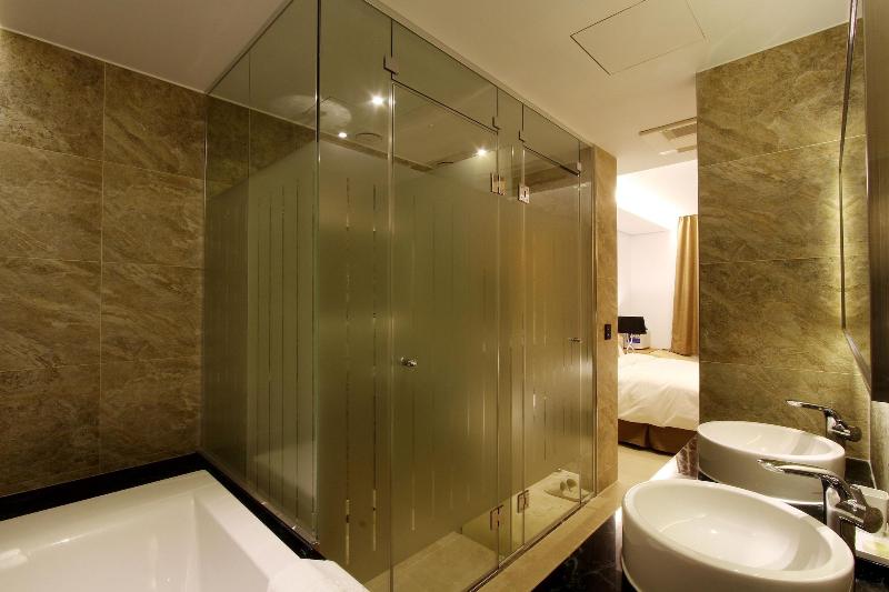 Royal Prime Hotel image