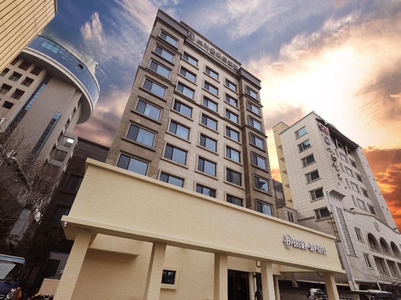 Carlton Hotel image