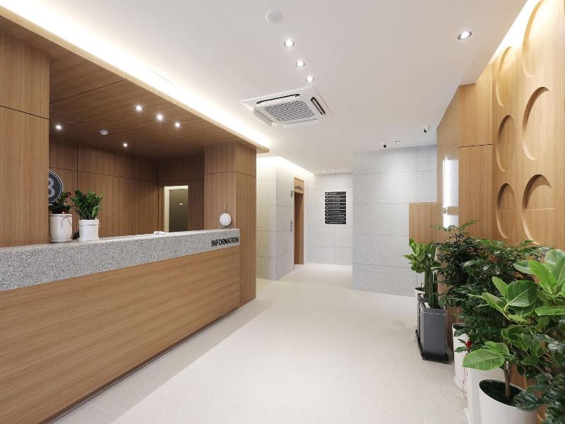 Carlton Hotel image
