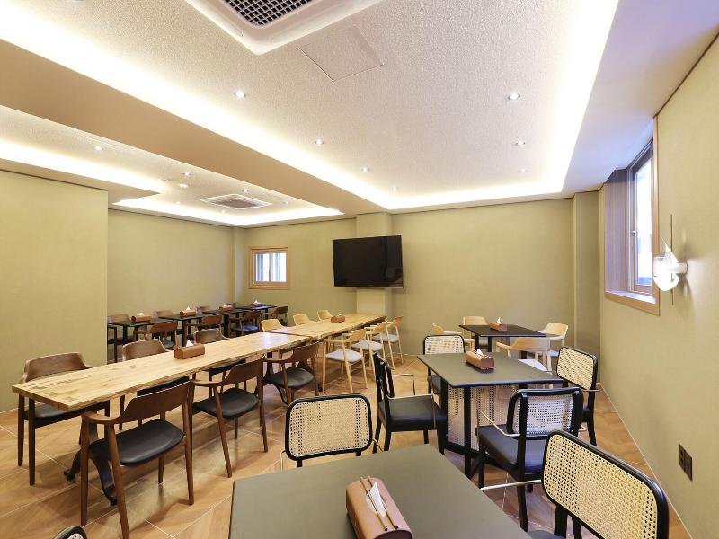 Carlton Hotel image