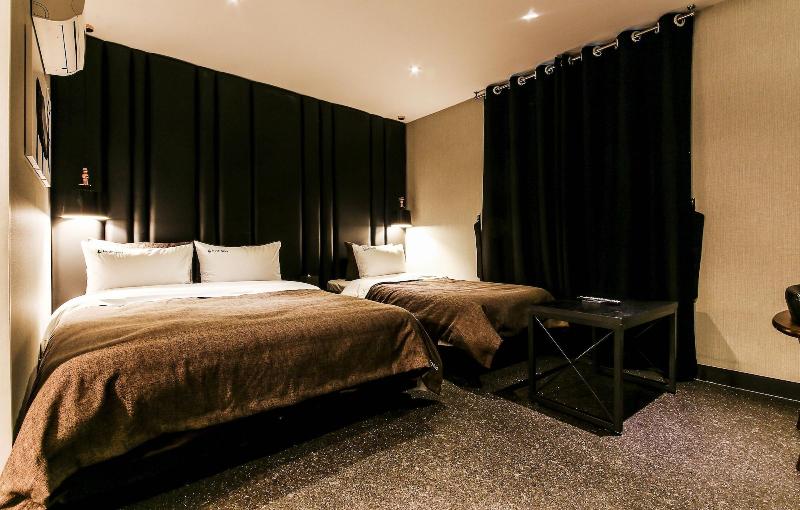 Hotel Ignis image