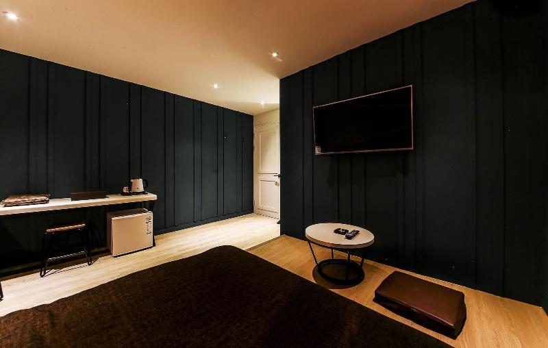 Hotel Ignis image