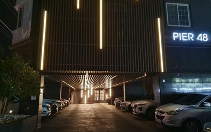 Hotel Pier 48 image