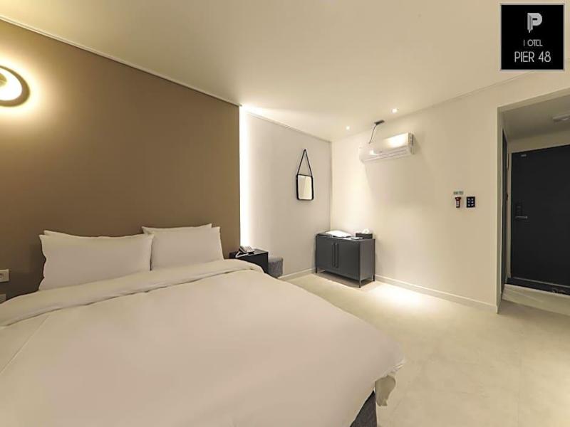 Hotel Pier 48 image