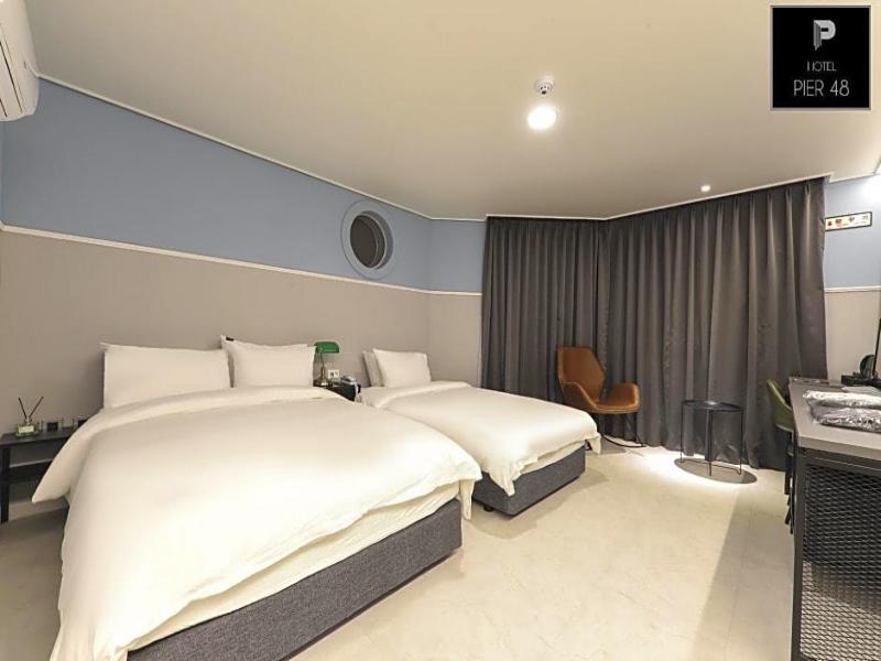 Hotel Pier 48 image
