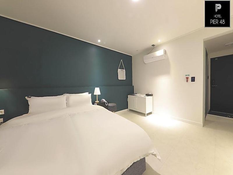 Hotel Pier 48 image