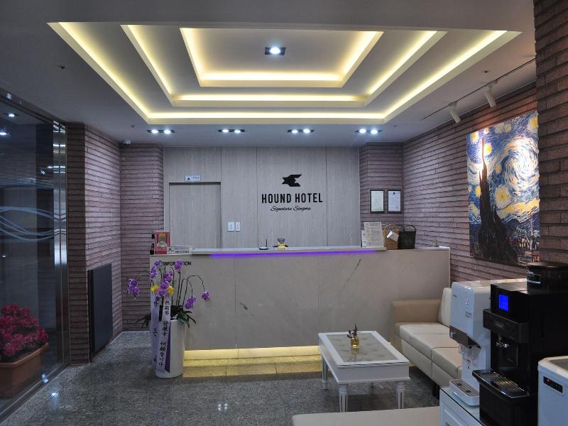 Venture Hotel image