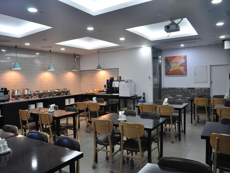 Venture Hotel image