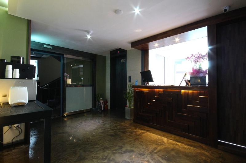 Hotel Luna image