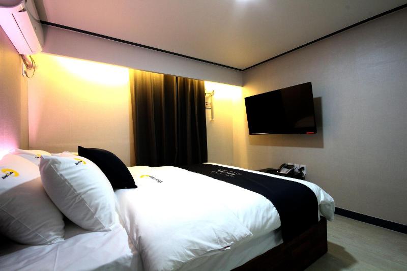 Hotel Luna image