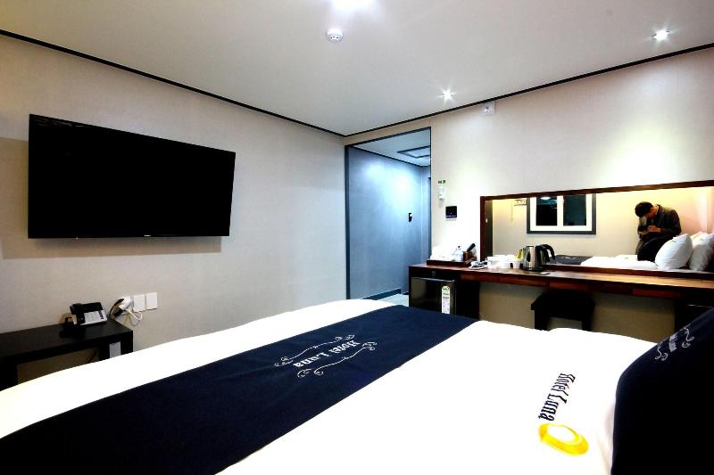 Hotel Luna image