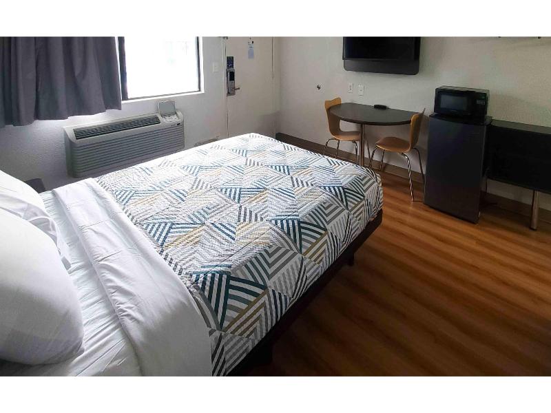 Motel 6 Bellmead, TX - Waco image