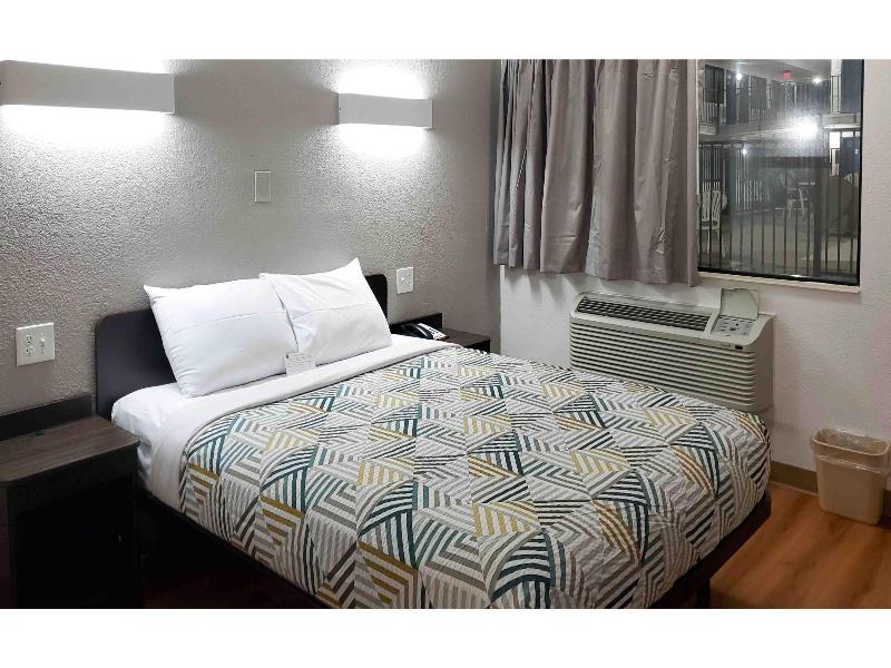 Motel 6 Bellmead, TX - Waco image