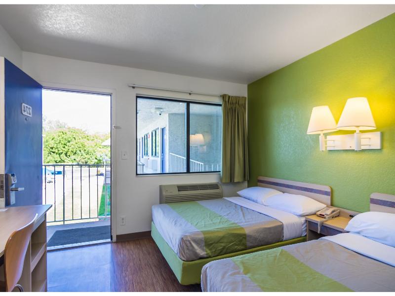 Motel 6 Bellmead, TX - Waco image