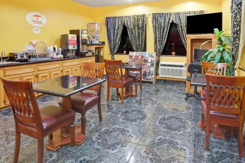 Sapphire Inn And Suites image