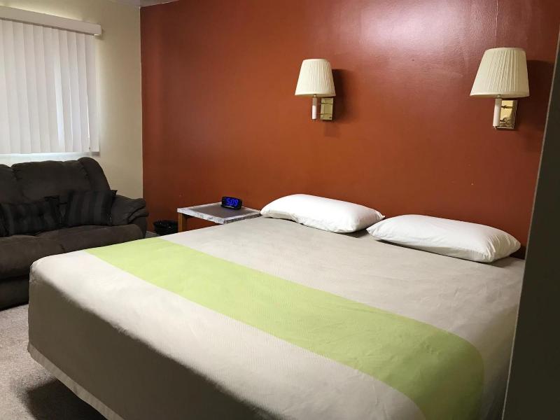 Motel Grand image