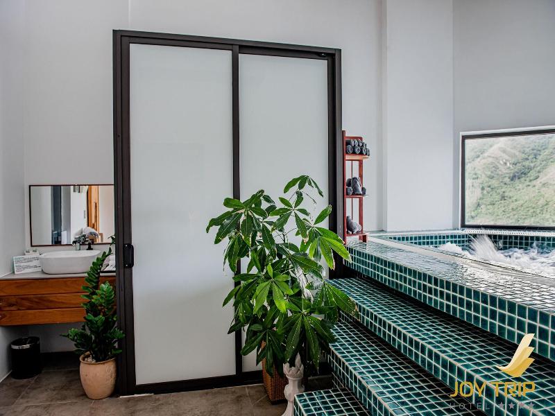Joy Trip Hotel image