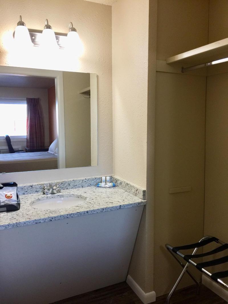 Downtown Motel image