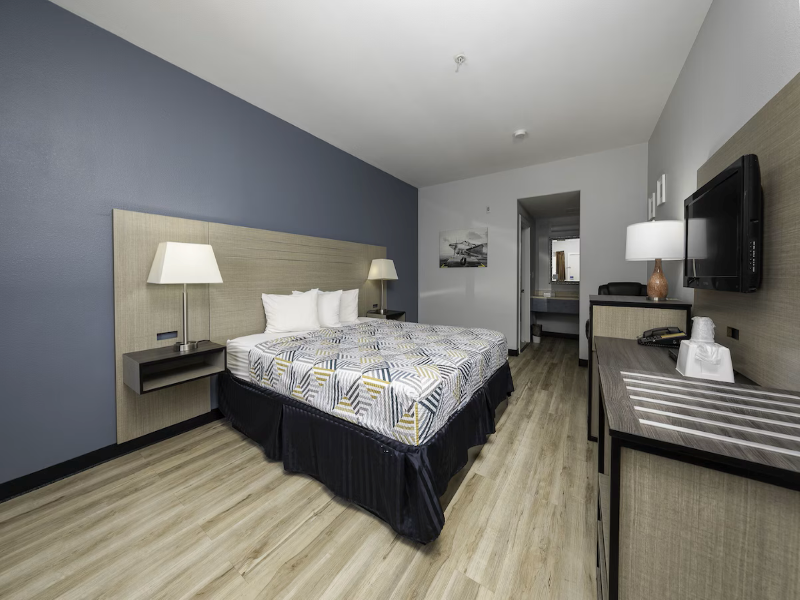 DOUBLE KING BED NON SMOKING