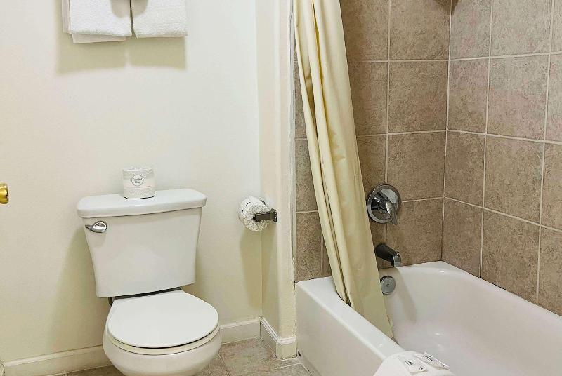 Baymont by Wyndham Ridgecrest image