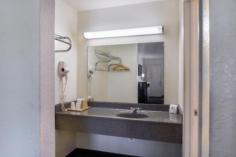 OYO Inn & Suites image