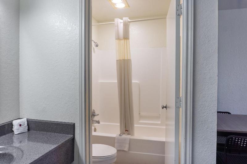 OYO Inn & Suites image