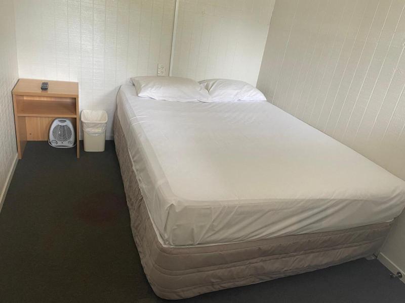 Bulls Motel & Holiday Park image