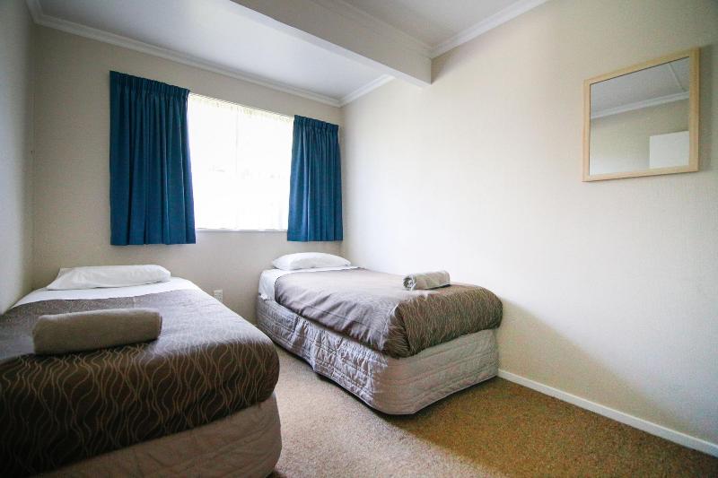 Bulls Motel & Holiday Park image