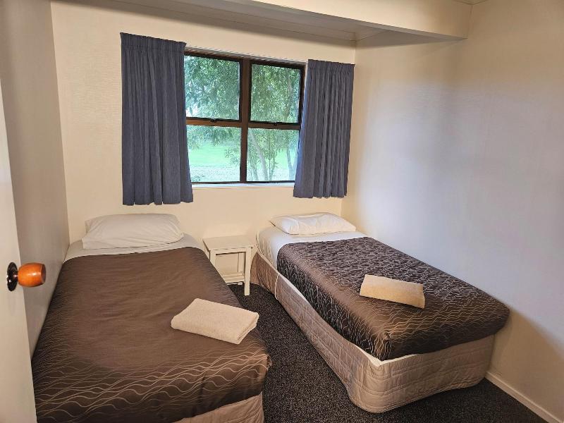 Bulls Motel & Holiday Park image