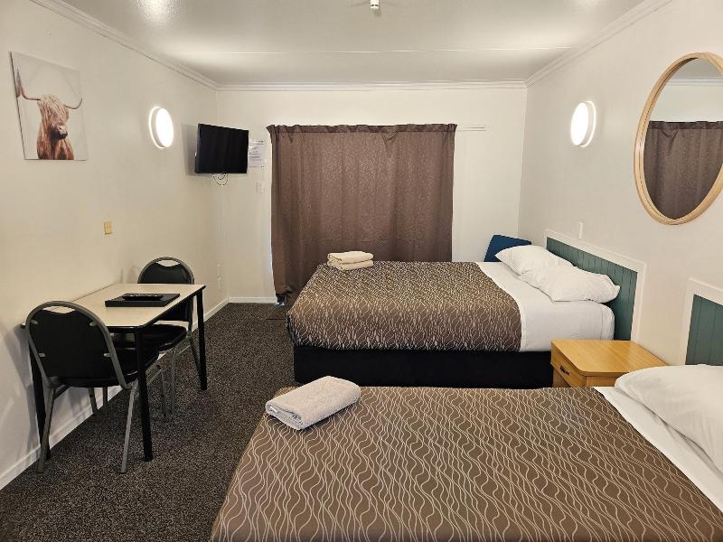 Bulls Motel & Holiday Park image