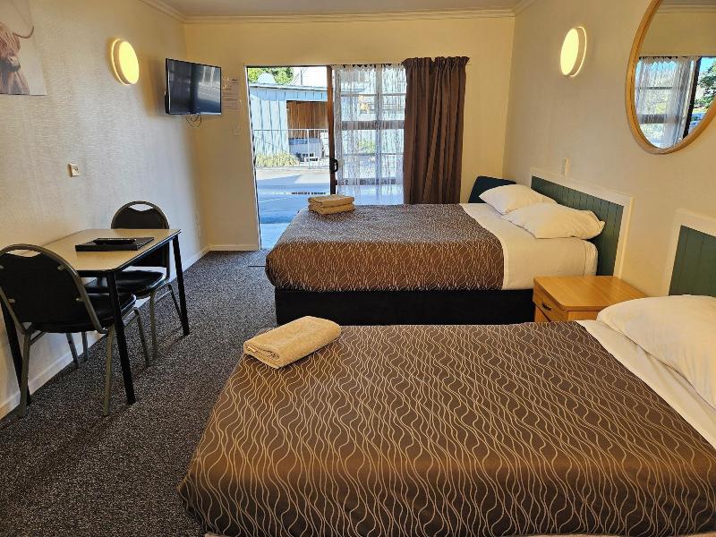 Bulls Motel & Holiday Park image