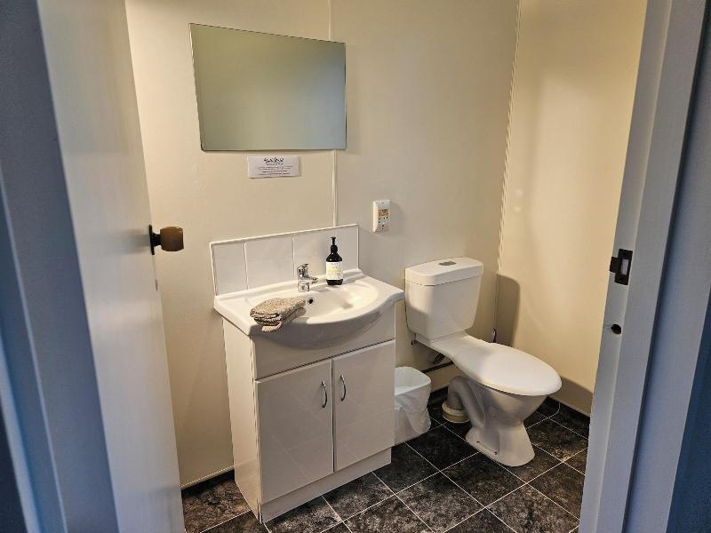 Bulls Motel & Holiday Park image