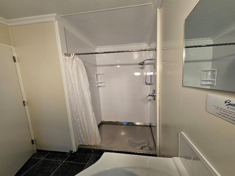 Bulls Motel & Holiday Park image