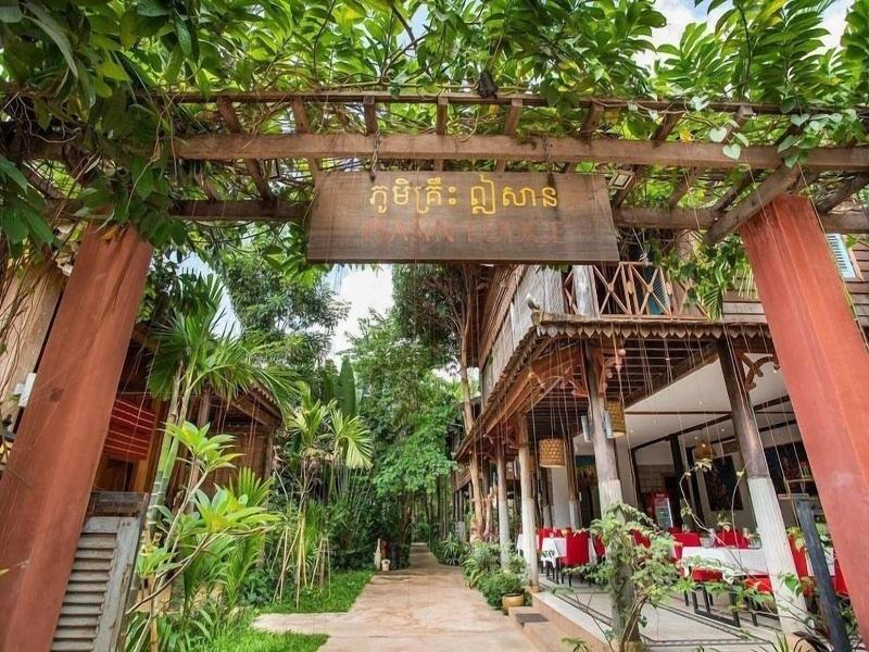 Isann Lodge image