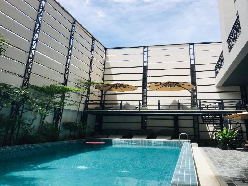 HH Hotel & Sky Bar image