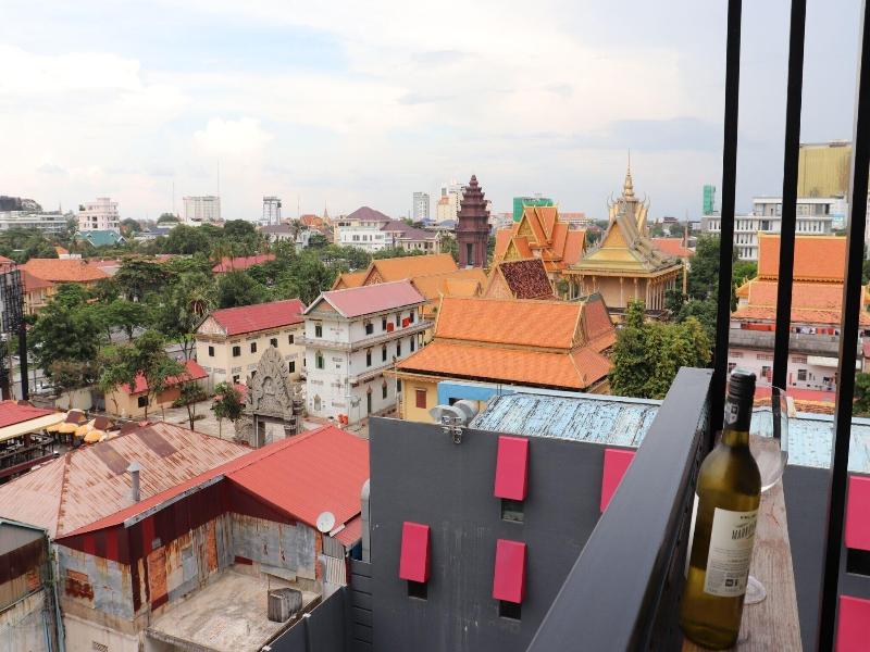 HH Hotel & Sky Bar image