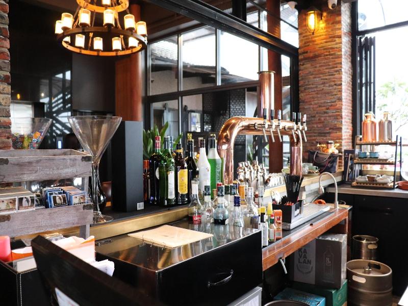 HH Hotel & Sky Bar image