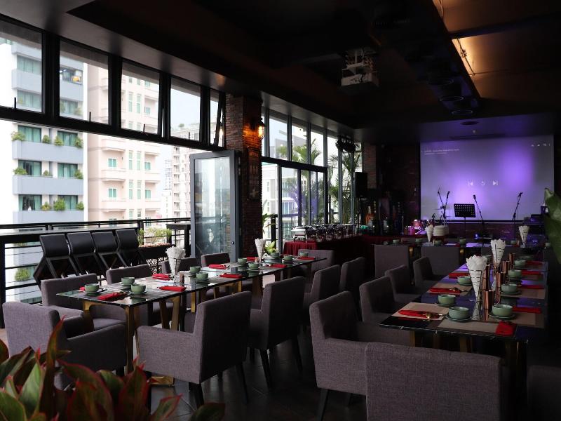 HH Hotel & Sky Bar image