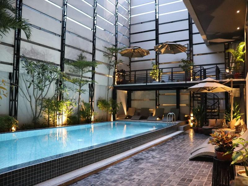 HH Hotel & Sky Bar image