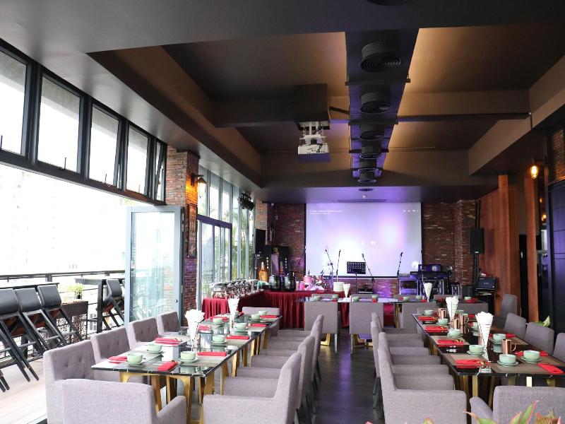 HH Hotel & Sky Bar image